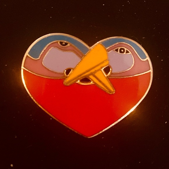 VINTAGE Gorgeous LAUREL BURCH BROOCH
Bird Heart signed, rare in perfect shape! - Picture 2 of 3